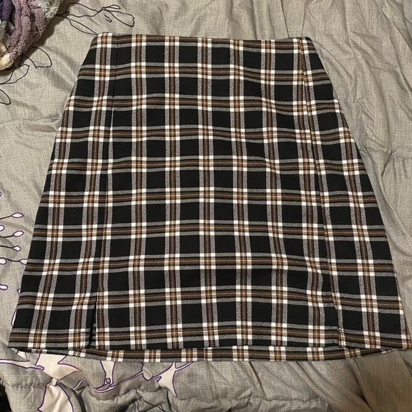 Plaid Brandy Melville Cara Skirt - Picture 1 of 5